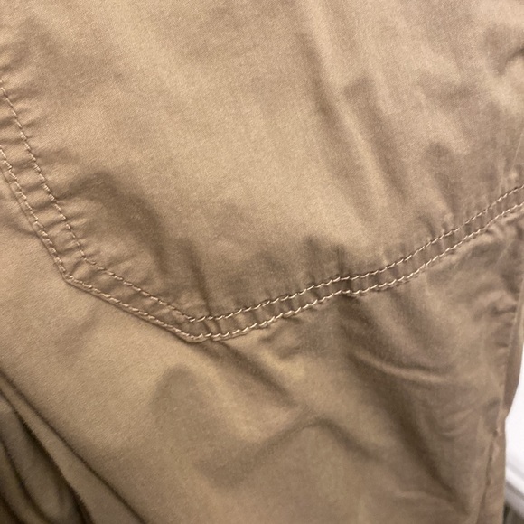 REI convertible pants to shorts - size 10
Brown travel vacation lightweight - Picture 11 of 11